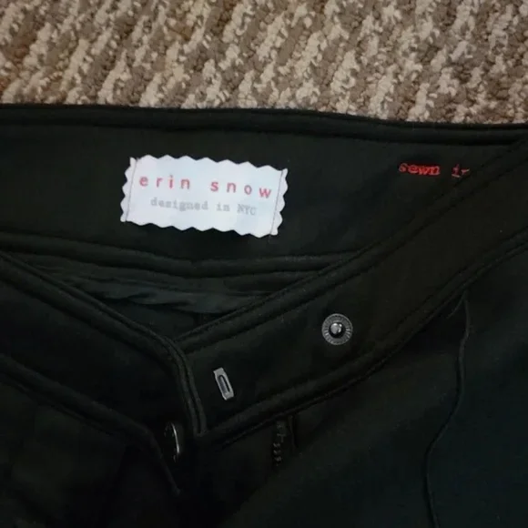 EUC Erin Snow Eschler Ski Pants Size 8 Ankle Straps Black